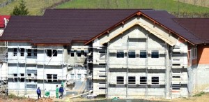 CLĂDIRE MULTIFUNCȚIONALĂ ÎN MIOVENI