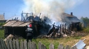 CASĂ ÎN FLĂCĂRI