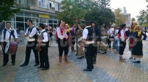 (VIDEO SPECTACULOS) PITEȘTI: PARADA ANSAMBLURILOR POPULARE
