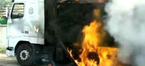 (VIDEO) UPDATE: TIR ÎN FLĂCĂRI LA SUCCES