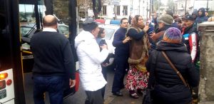 GRUP DE FEMEI, LA FURAT ÎN AUTOBUZ
