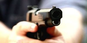 SCANDAL CU ÎMPUȘCĂTURI. POLIȚIST RĂNIT, POLIȚIST ACUZAT