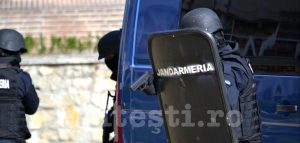 JANDARMI ÎNARMAŢI ÎN CENTRUL PITEŞTIULUI