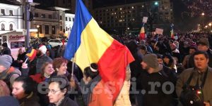 (GALERIE FOTO) PITEȘTI: E SEARĂ, E PROTEST!