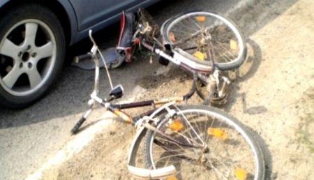 ACCIDENT LA TOPOLOVENI. BEAT FIIND, BICICLISTUL A VIRAT FĂRĂ SĂ SE ASIGURE