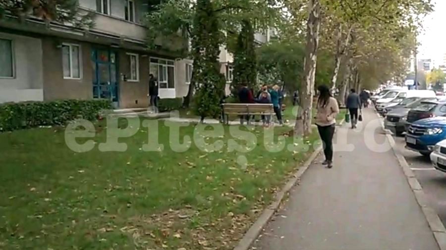 Dispută aprigă la bloc