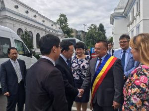 CHINEZII, INTERESAŢI DE PITEŞTI