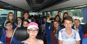 PRIMĂRIA MIOVENI TRIMITE ELEVII ÎN TABĂRĂ