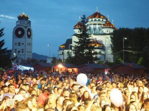 SPECTACOL FOLCLORIC DE ŢINUTĂ ÎN MIOVENI