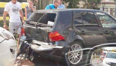 ACCIDENT ÎN PITEȘTI. TREI MAȘINI IMPLICATE