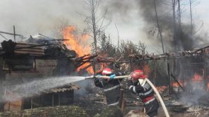 (VIDEO) INCENDIU PUTERNIC ÎN ARGEȘ