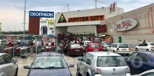 SUMO-ROBOȚII SE LUPTĂ LA JUPITER CITY