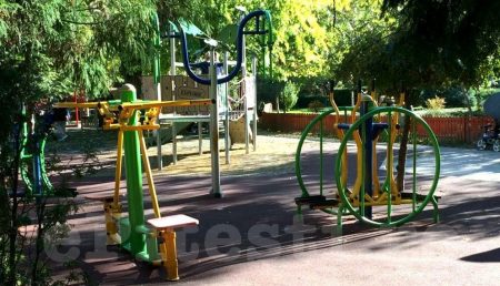 Primăria Pitești va monta aparate de fitness în marile parcuri din oraș