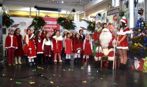 (GALERIE FOTO) COLINDĂTORI LA PRIMĂRIA MIOVENI