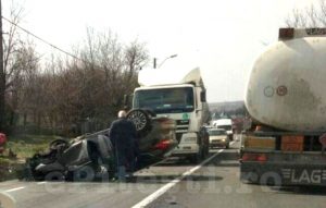 ACCIDENT, MAȘINĂ RĂSTURNATĂ