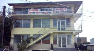 SE CAUTĂ CHIRIAȘ. PROPRIETARUL: „DAU 1.000 DE EURO CUI ÎMI GĂSEȘTE CLIENT”