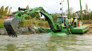 AMFIBIE DE MARE PUTERE PE LACUL PRUNDU
