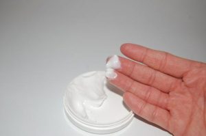 AGENȚIA NAȚIONALĂ A MEDICAMENTULUI AVERTIZEAZĂ: NU CUMPĂRAȚI ACEASTĂ CREMĂ!