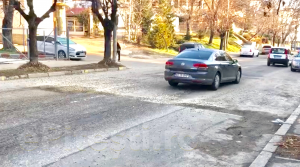 (VIDEO) „CAPCANĂ” ÎN PLIN TRAFIC. PERICOL ÎN PITEȘTI PENTRU ȘOFERI