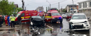 (VIDEO) UPDATE: CARAMBOL ÎN PITEȘTI. IMPACT VIOLENT, VICTIME CU TRAUMATISME