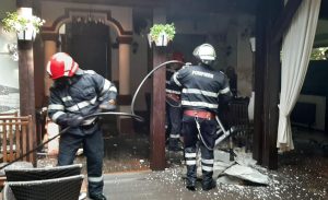 (VIDEO) UPDATE: INCENDIU LA OLD HOUSE PUB, INTOXICAȚIE CU FUM. CAUZA