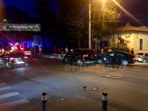 (VIDEO) EXCLUSIV. MAȘINA UNUI FOST FOTBALIST LA FC ARGEȘ, ACCIDENT ACUM ÎN CENTRU