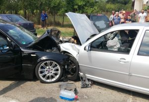 UPDATE: IMPACT FRONTAL. VICTIME MULTIPLE, FATĂ ÎN COMĂ