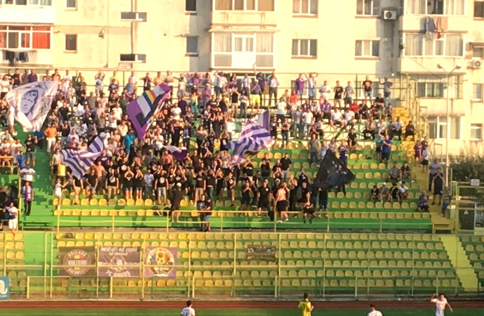 Video Suporteri Ai Lui Fc ArgeÈ™ InterziÈ™i Pe Stadion