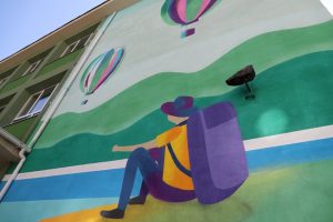 LUCRĂRI DE ARTĂ STRADALĂ COLOREAZĂ PEREȚII ȘCOLILOR DIN PITEȘTI