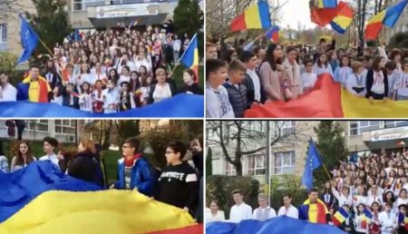 (VIDEO) ZECI DE COPII DE LA ȘCOALA „ION PILLAT” DIN PITEȘTI CÂNTĂ „DOAMNE, OCROTEȘTE-I PE ROMÂNI!”