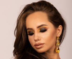 (VIDEO) CURS PROFESIONAL DE MAKE-UP. ULTIMELE LOCURI
