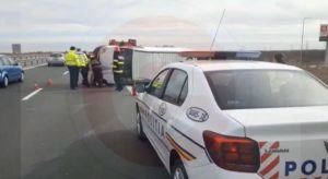 (VIDEO) ACCIDENT, MAȘINĂ RĂSTURNATĂ