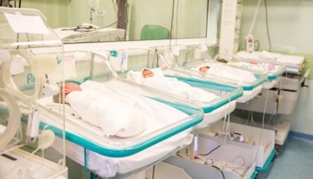 8 bebeluşi la Spitalul Judeţean Piteşti. Au venit pe lume de Ziua Copilului