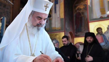 BISERICA ORTODOXĂ A REACȚIONAT DUR LA LEGEA CARE INTRODUCE EDUCAȚIA SEXUALĂ ÎN ȘCOLI