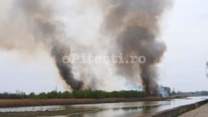 (VIDEO) NORI GROȘI DE FUM ÎN ZONA BAZINULUI OLIMPIC