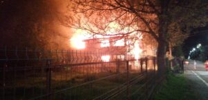 VIDEO – INCENDIU VIOLENT/PERICOL DE EXPLOZIE