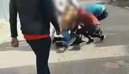 Pitești: Tânăr bătut în curtea liceului „Astra”, fiindcă a luat apărarea unei fete