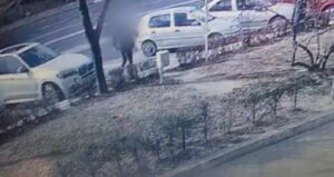 VIDEO: SURPRINS ÎN TIMP CE FURA 40.000 DE LEI DINTR-O MAȘINĂ