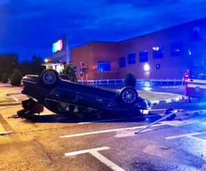 VIDEO: ACCIDENT ÎN PARCAREA AUCHAN GĂVANA