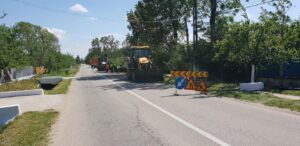 LUCRĂRILE LA REŢEAUA DE APĂ CONTINUĂ LA BÂRLA