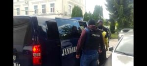(VIDEO) DESCINDERI LA PROXENEŢI DIN ARGEŞ. VICTIMA ERA ŞANTAJATĂ CU FILME PENTRU ADULŢI