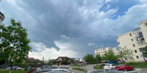 Cod galben în Argeș. Vijelii, ploi torențiale, descărcări electrice și grindină