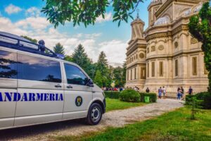 MĂSURI SPECIALE LA MÂNĂSTIREA CURTEA DE ARGEȘ. CUM SE VA ȚINE SLUJBA DE SF. MARIA