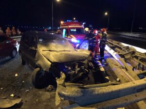 VIDEO: ACCIDENT ÎN MIEZ DE NOAPTE. UN TÂNĂR A VĂZUT MOARTEA CU OCHII
