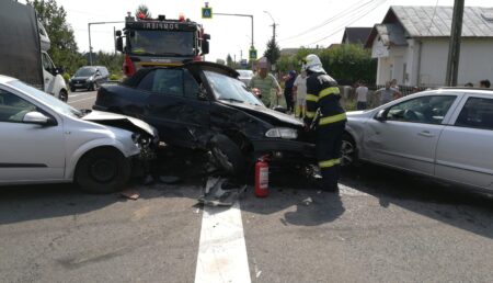 ACCIDENT LA ȚIȚEȘTI. O FEMEIE A AJUNS LA SPITAL