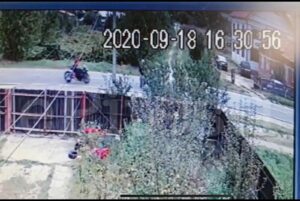 VIDEO ŞOCANT: MOMENTUL IMPACTULUI DINTRE MOTOCICLIST ŞI PIETON LA BASCOV