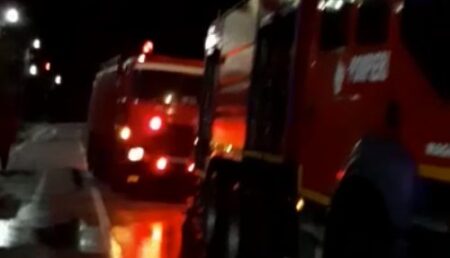 VIDEO: Incendiu la Ştefăneşti. Proprietara a suferit un atac de panică