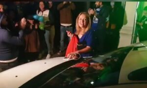 VIDEO – ELENA LASCONI, CĂTRE CÂMPULUNGENI: “DE ASTĂZI PRIMĂRIA E A VOASTRĂ!”