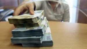 Argeș. Și-a băgat în buzunare până a ajuns ,,la răcoare”