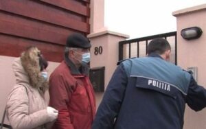 UN ARGEŞEAN CARE FUGE ZILNIC DIN IZOLARE ARE DE PLĂTIT, PÂNĂ ACUM, AMENZI DE 10.000 DE LEI